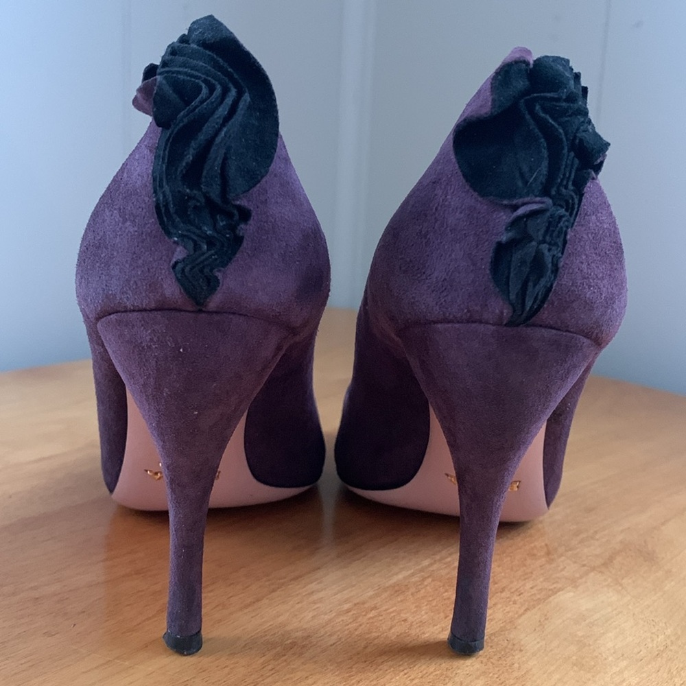 Prada purple suede heels US size 6.5 EUR 36.5 GUC peep toe black ruffles - Picture 5 of 15
